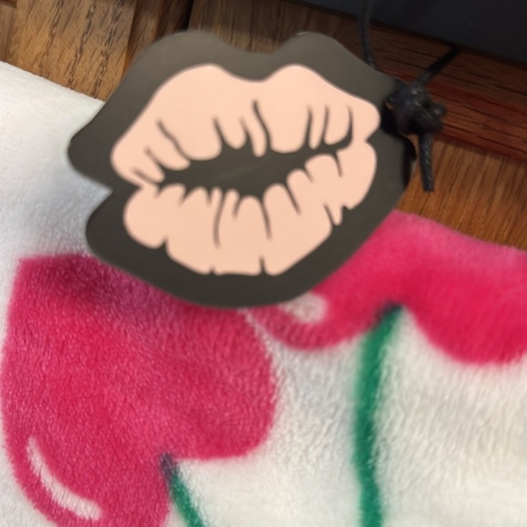 Betsey Johnson Love Heart Throw Blanket
With Cherry Hearts Plush Soft 50”x70” - Picture 3 of 7